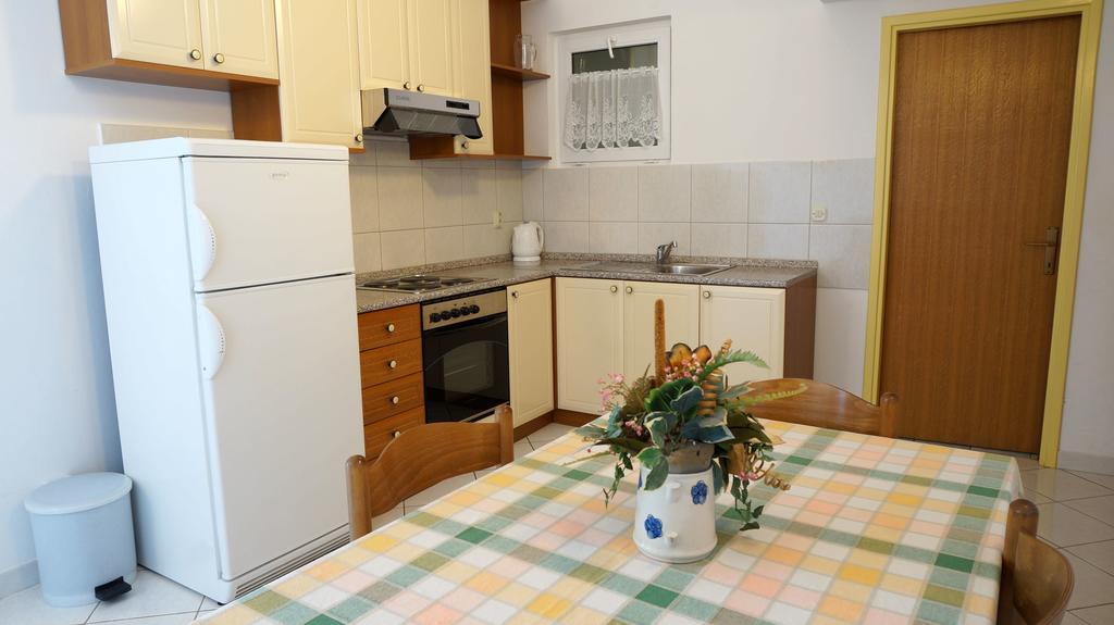 Apartments Sandra Sukošan Kamer foto